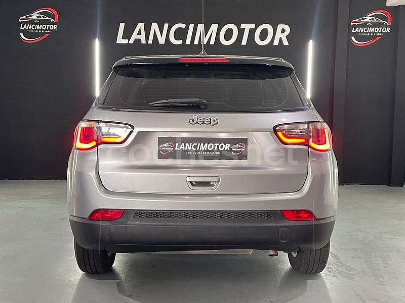 Usado Jeep Compass Longitude 140 CV (102 kW) 2018 Gris / plata SUV