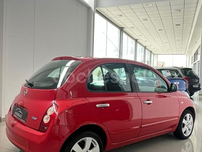 Usado Nissan Micra Acenta+ 80 CV (58 kW) 2010 Rojo Berlina