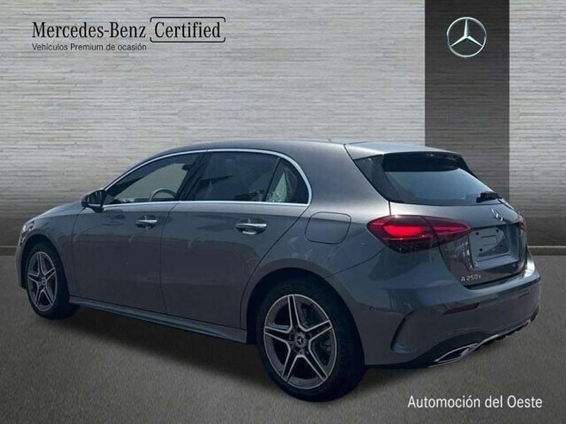 Usado Mercedes A250 163 CV (119 kW) 2025 Gris Utilitario