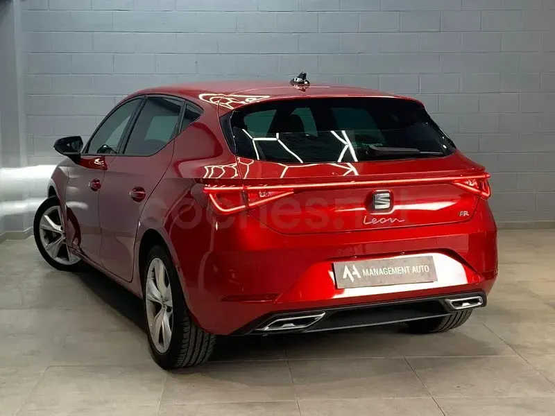 Usado Seat Leon FR 150 CV (110 kW) 2022 Rojo Berlina