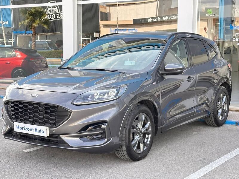 Usado Ford Kuga ST-Line 120 CV (88 kW) 2022 Gris SUV