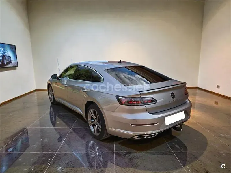 Usado VW Arteon R-line 218 HP (160 kW) 2021 Cinzento Sedan