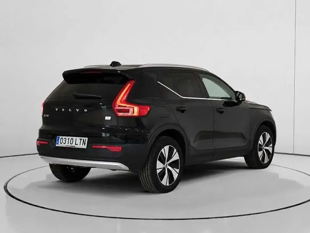 Usado Volvo XC40 Inscription 211 CV (155 kW) 2021 Negro SUV