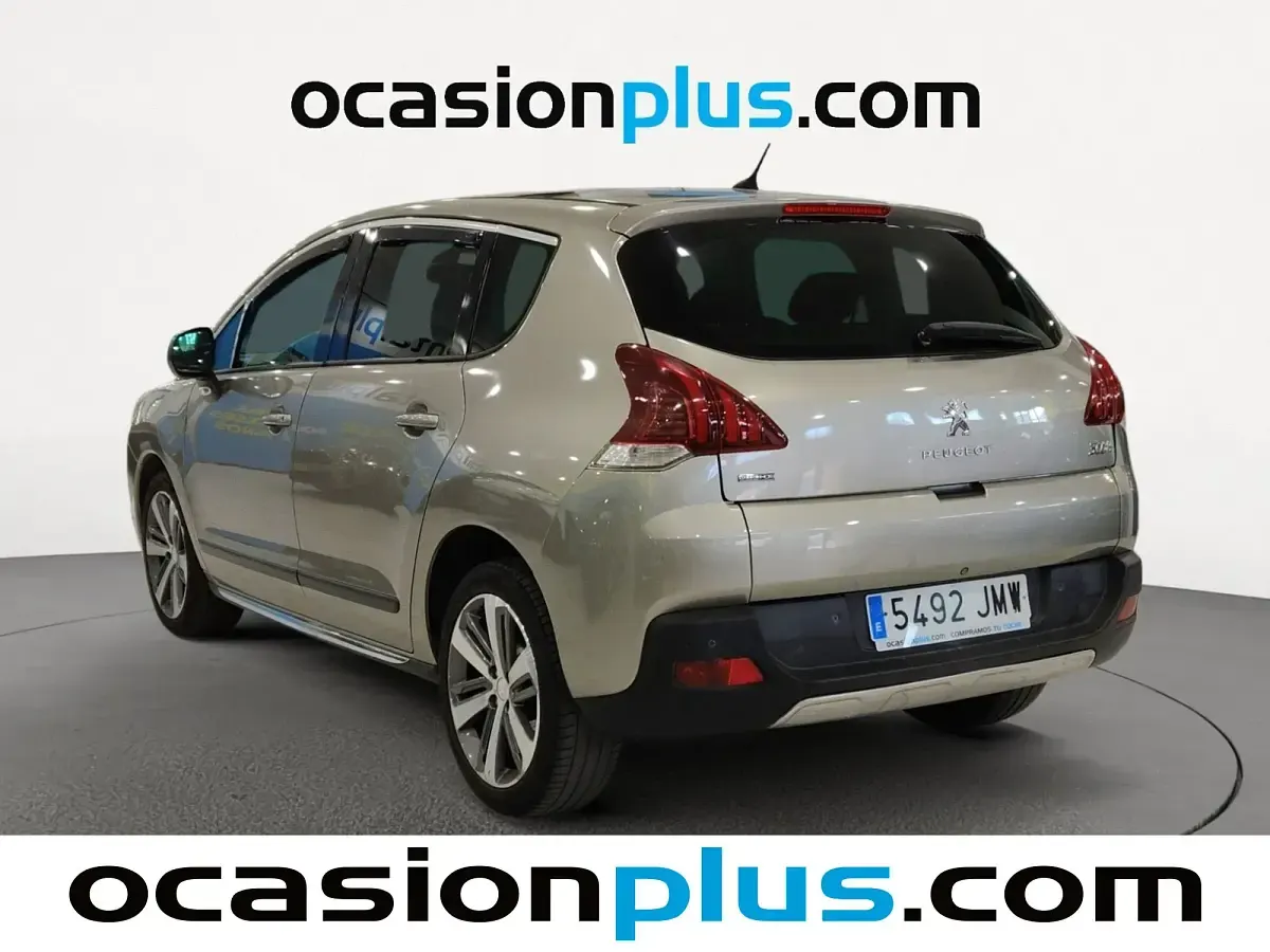 Usado Peugeot 3008 Allure 120 CV (88 kW) 2016 Gris SUV