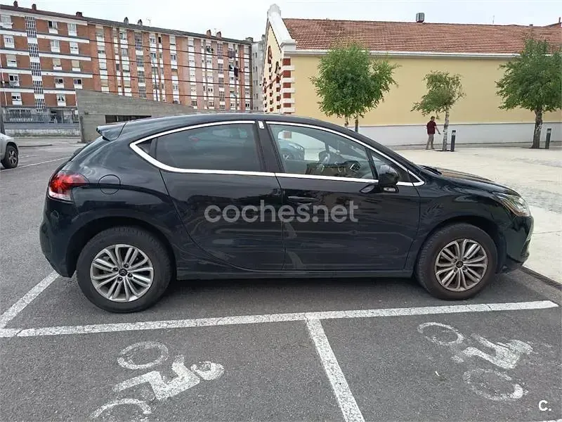 Usado Citroën DS4 92 CV (67 kW) 2013 Negro Utilitario