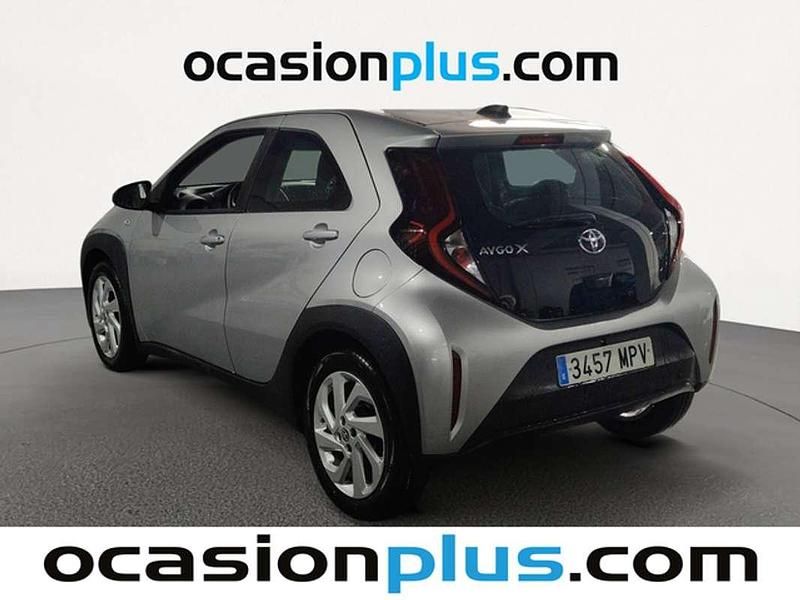 Usado Toyota Aygo Play 72 CV (52 kW) 2024 Gris Utilitario