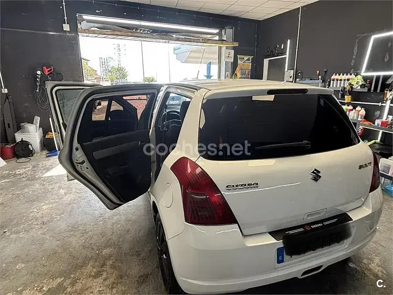 Usado Suzuki Swift GLX 69 CV (50 kW) 2006 Blanco Utilitario
