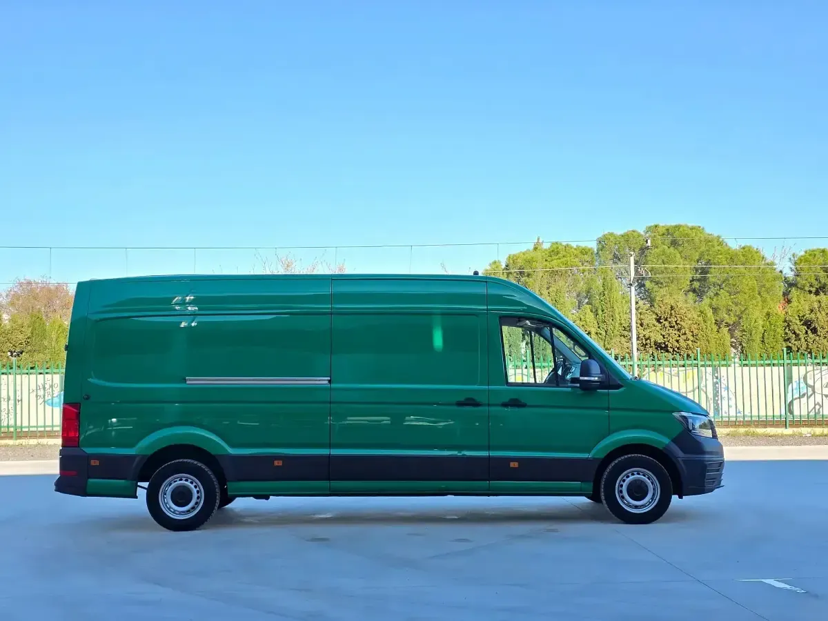 Usado VW Crafter 177 CV (130 kW) 2021 Verde Van