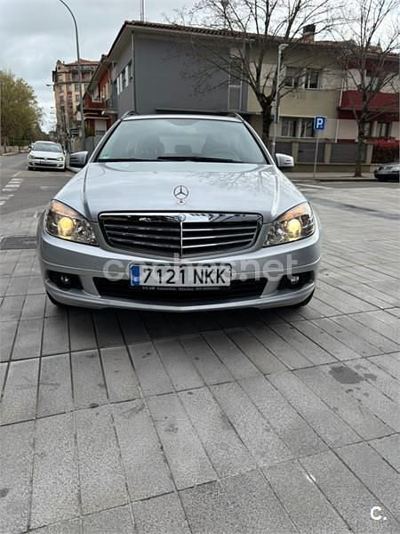 Usado Mercedes C180 156 CV (114 kW) 2010 Gris / plata Familiar