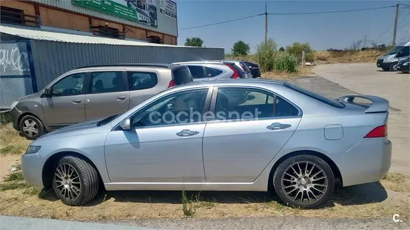 Usado Honda Accord Executive 190 CV (139 kW) 2003 Gris / plata Berlina