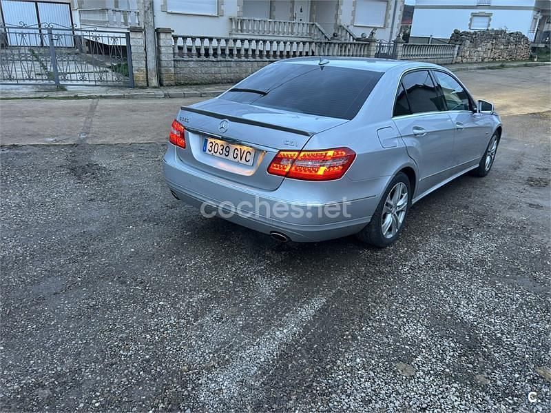 Usado Mercedes E350 Avantgarde 211 CV (155 kW) 2009 Gris / plata Berlina