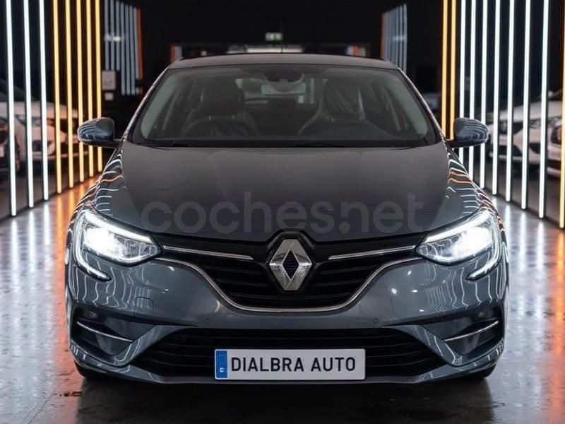 Usado Renault Mégane IV Business 115 CV (84 kW) 2022 Gris / plata Berlina