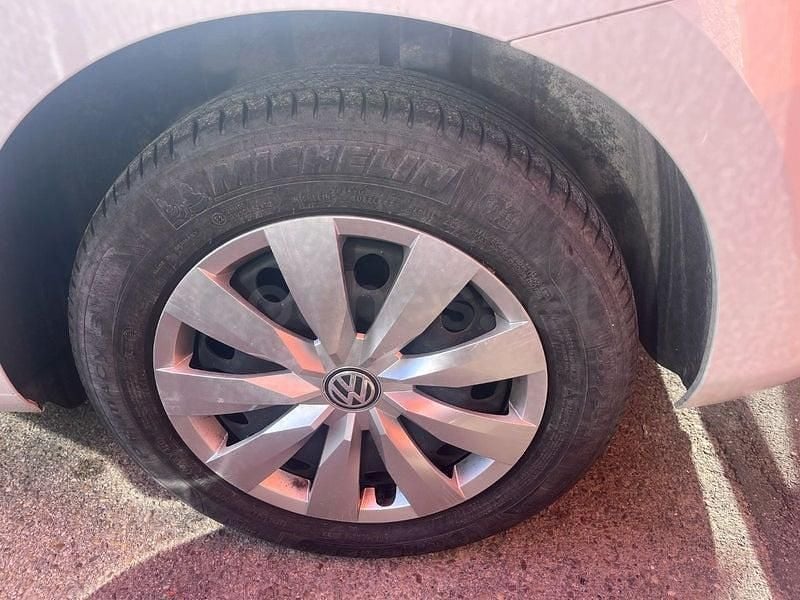 Usado VW Touran Advance 116 CV (85 kW) 2020 Blanco Monovolumen