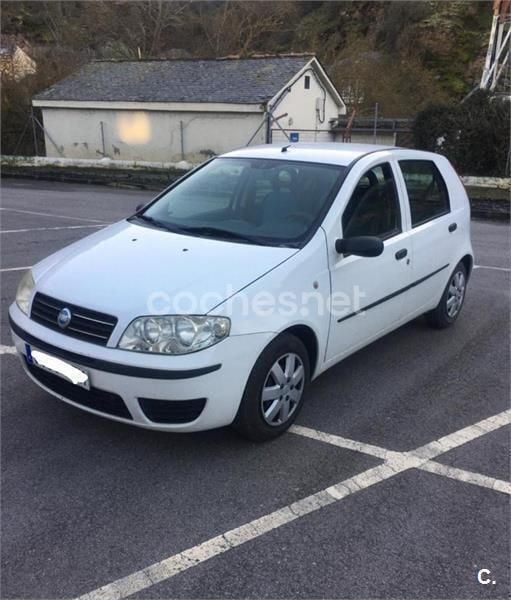 Usado Fiat Punto Dynamic 70 CV (51 kW) 2005 Blanco Utilitario