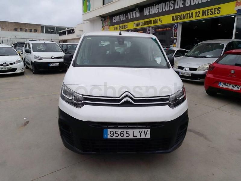 Usado Citroën Berlingo Feel 102 CV (75 kW) 2022 Blanco Monovolumen
