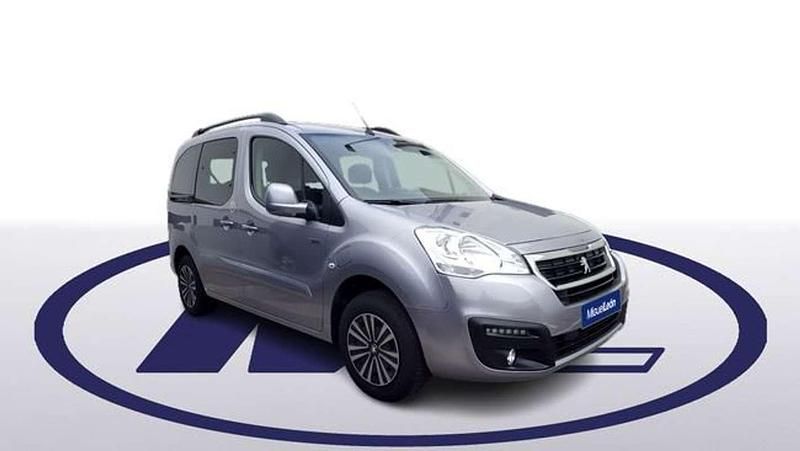 Usado Peugeot TePee Active 44 kW (60 CV) 2020 Gris Van