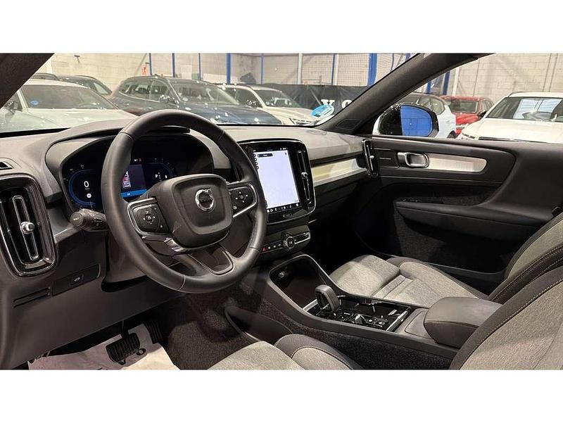 Usado Volvo XC40 163 CV (119 kW) 2024 Negro SUV