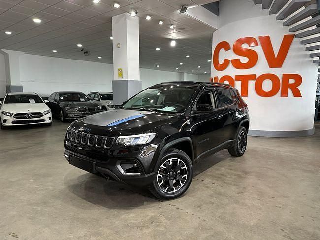 Usado Jeep Compass Trailhawk 241 CV (177 kW) 2022 Negro SUV