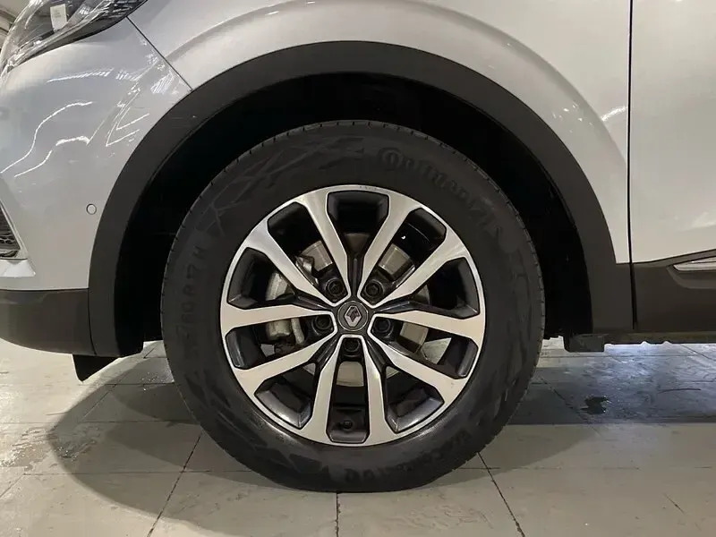 Usado Renault Kadjar Zen 140 CV (102 kW) 2022 Gris SUV