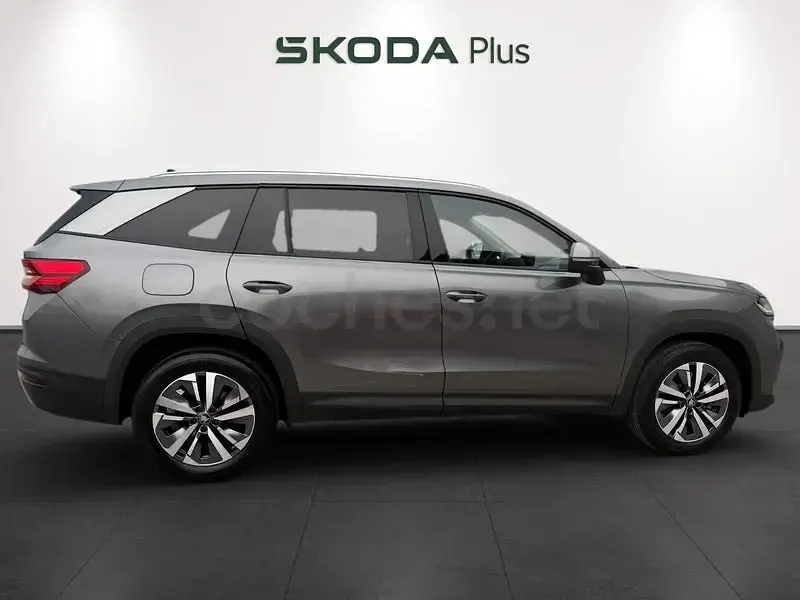 Usado Skoda Kodiaq Selection 150 CV (110 kW) 2025 Gris / plata SUV