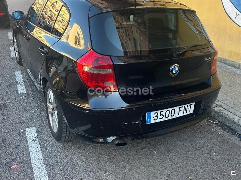 Usado BMW 118 122 CV (89 kW) 2007 Negro Utilitario