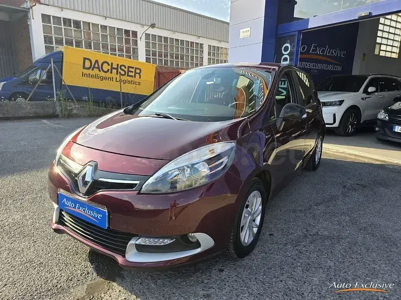 Usado Renault Scénic LIMITED 110 CV (80 kW) 2016 Granate Monovolumen