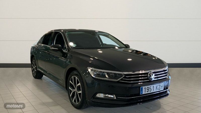 Marrón Usado 2019 VW Passat Exclusive Berlina | 22.000 € (Un poco caro) - Imagen 1/4