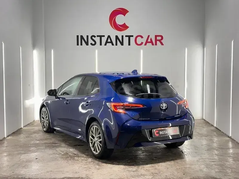 Usado Toyota Corolla Business Edition 122 CV (89 kW) 2019 Azul Berlina