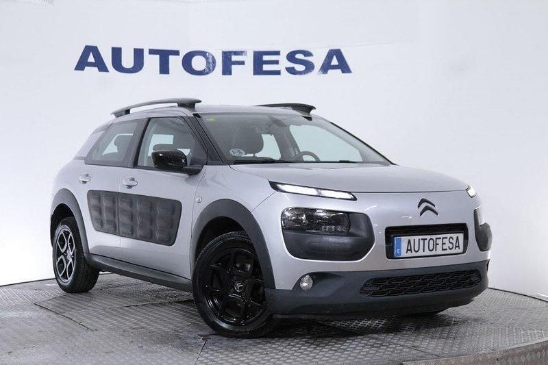 Usado Citroën C4 Cactus Feel 92 CV (67 kW) 2015 Plata Utilitario