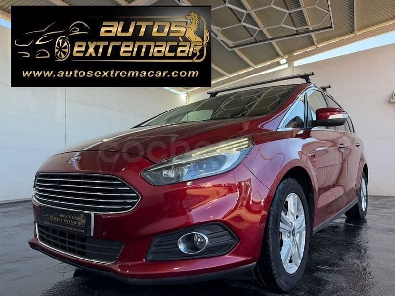 Usado Ford S-MAX Trend 150 CV (110 kW) 2017 Rojo Monovolumen