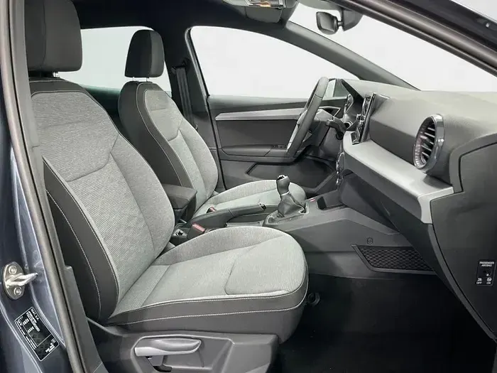 Usado Seat Ibiza 116 CV (85 kW) 2025 Gris Utilitario