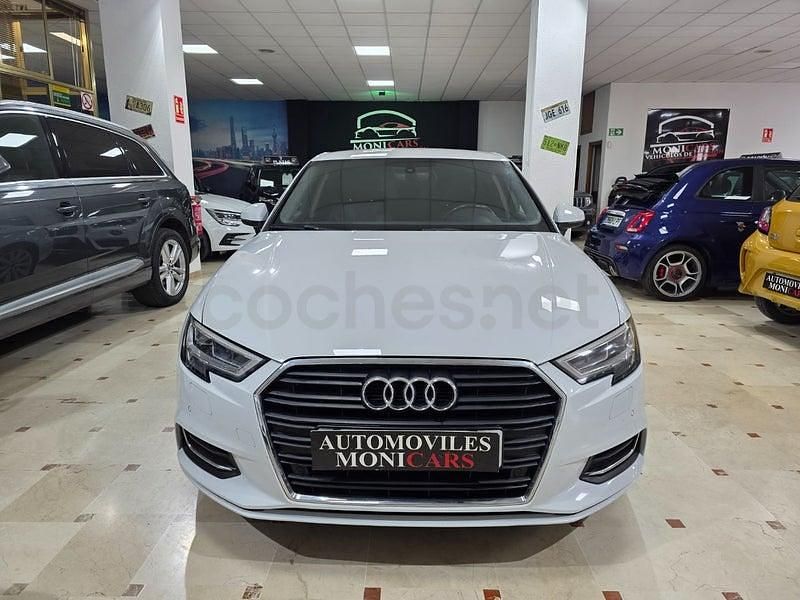 Usado Audi A3 Design 116 CV (85 kW) 2018 Blanco Berlina