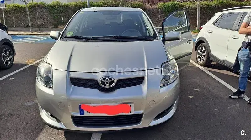 Usado Toyota Auris Luna 90 CV (66 kW) 2007 Gris / plata Utilitario