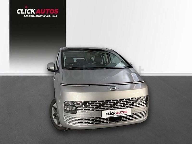 Usado Hyundai Staria 177 CV (130 kW) 2023 Gris / plata Monovolumen
