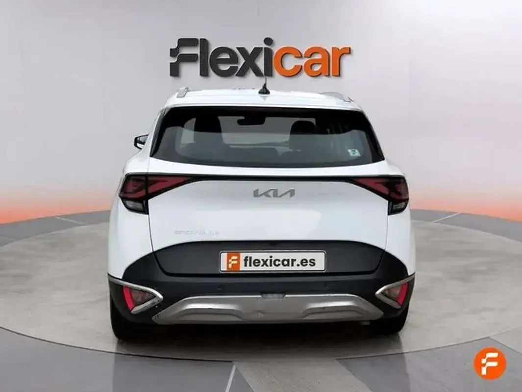 Usado Kia Sportage 136 CV (100 kW) 2023 Blanco SUV