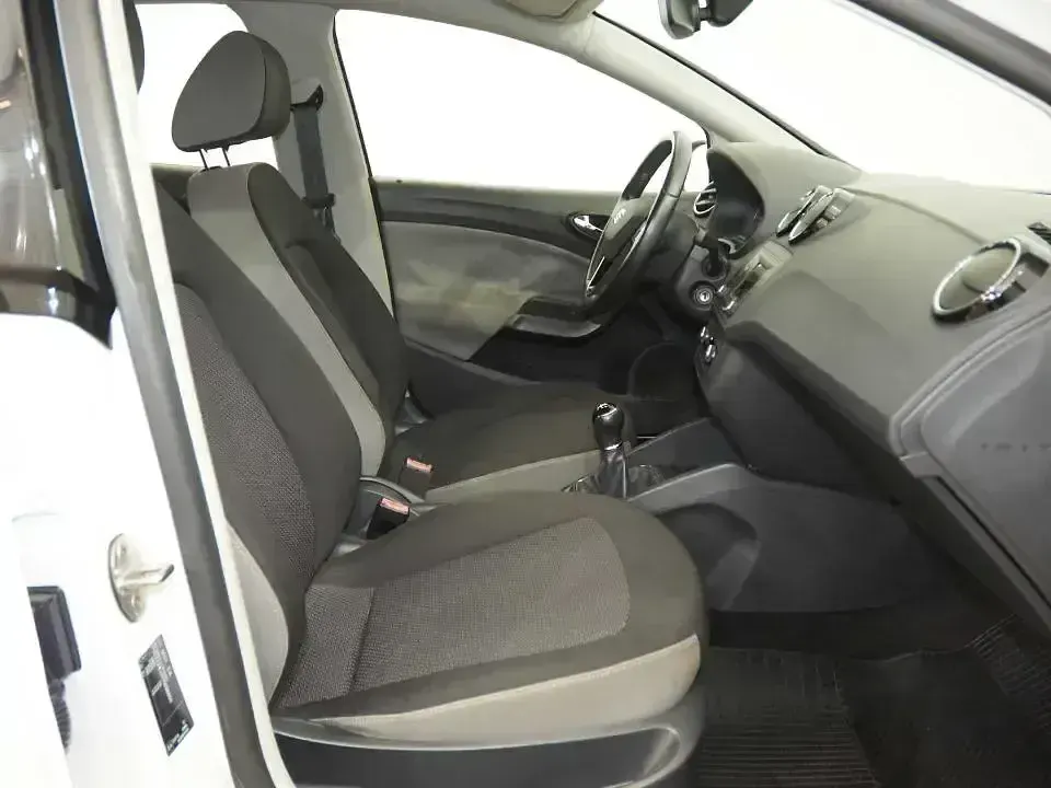 Usado Seat Ibiza Style 105 CV (77 kW) 2017 Blanco Berlina