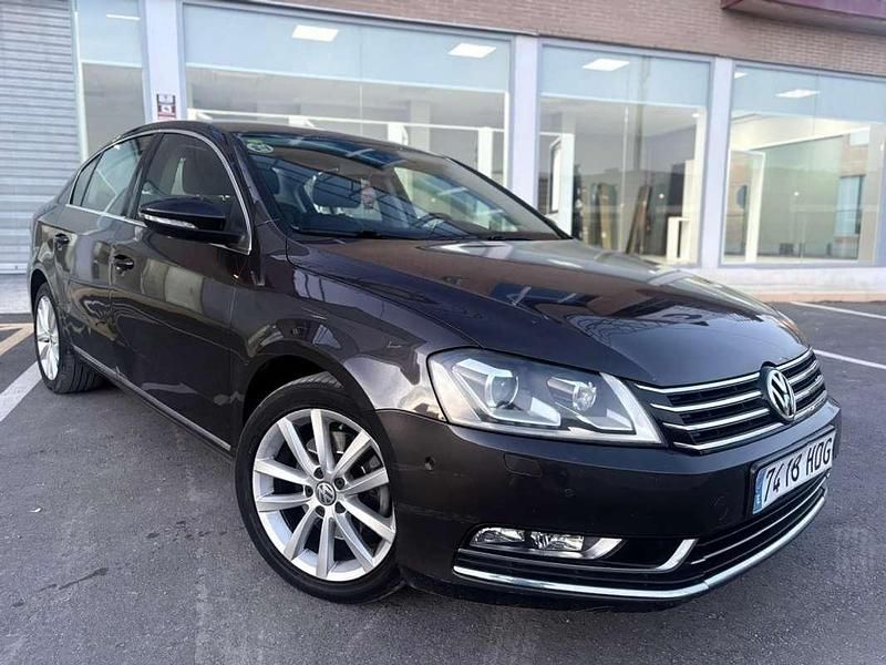 Usado VW Passat Advance 140 CV (102 kW) 2011 Negro Berlina