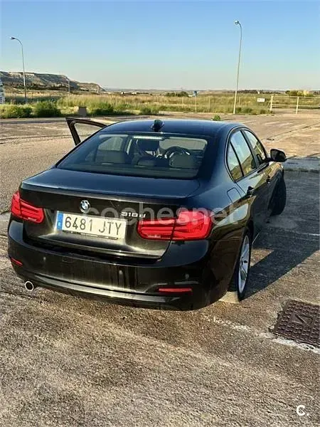 Usado BMW 318 Comfort Edition 150 CV (110 kW) 2016 Negro Berlina
