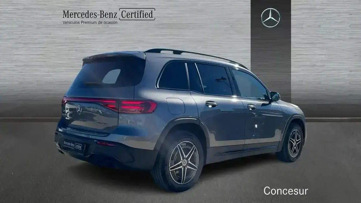 Käytetty Mercedes EQB250+ 139 kW (190 HP) 2025 Harmaa Katumaasturi