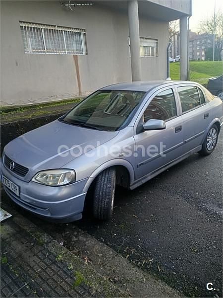 Usado Opel Astra Comfort 100 CV (73 kW) 2002 Gris / plata Berlina