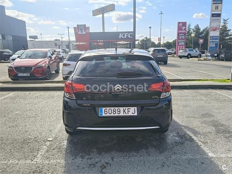Usado Citroën C4 Live 99 CV (72 kW) 2017 Negro Berlina