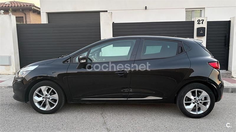 Usado Renault Clio IV Authentique 75 CV (55 kW) 2016 Negro Berlina