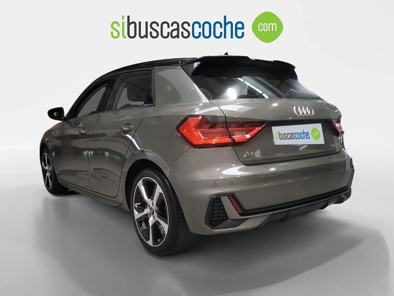 Usado Audi A1 Sportback 110 CV (80 kW) 2021 Gris/plata Utilitario