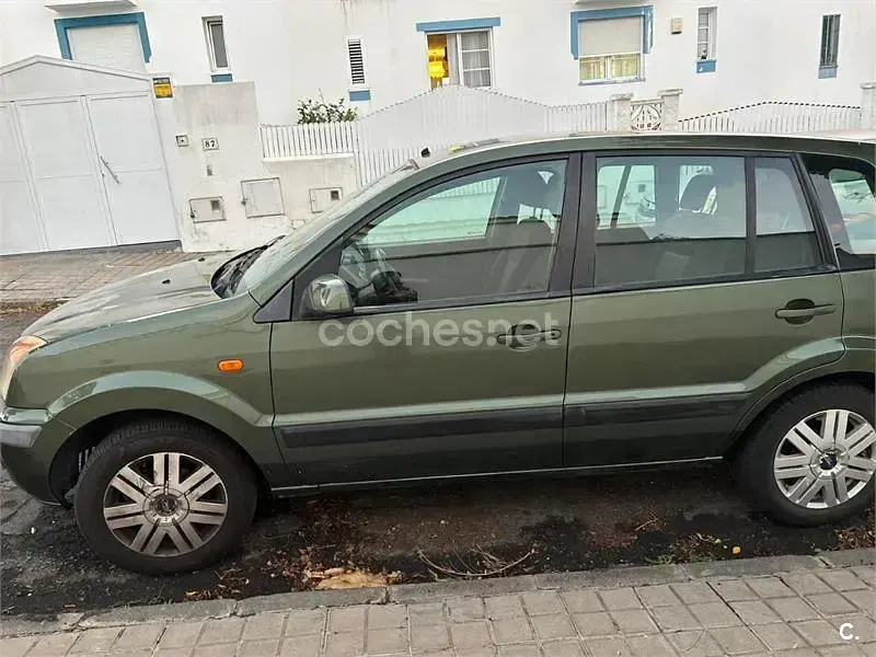 Usado Ford Fusion 90 CV (66 kW) 2008 Verde Utilitario