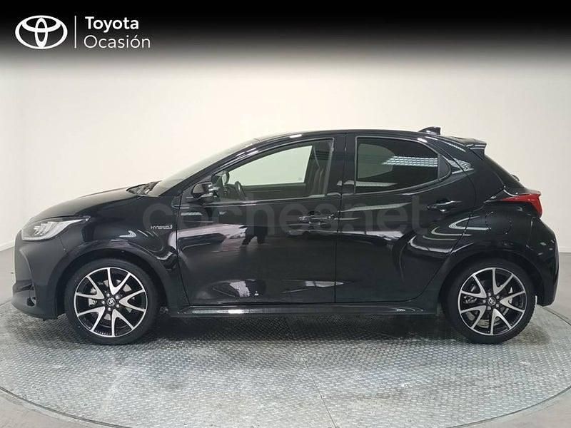 Usado Toyota Yaris Hybrid Style 116 CV (85 kW) 2022 Negro Berlina