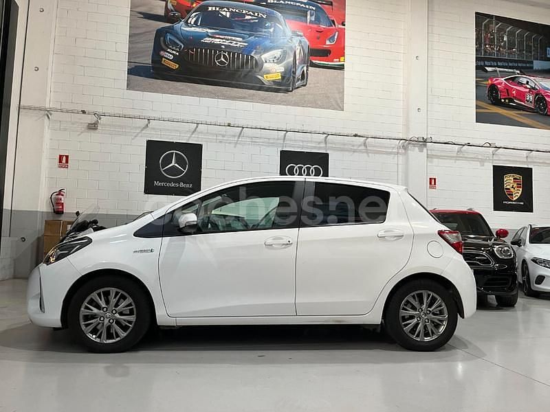 Usado Toyota Yaris Hybrid Advance 100 CV (73 kW) 2018 Blanco Berlina