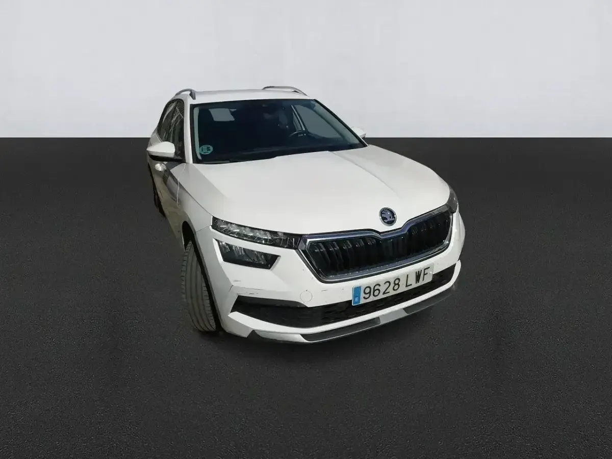 Usado Skoda Kamiq 95 CV (69 kW) 2022 Blanco SUV