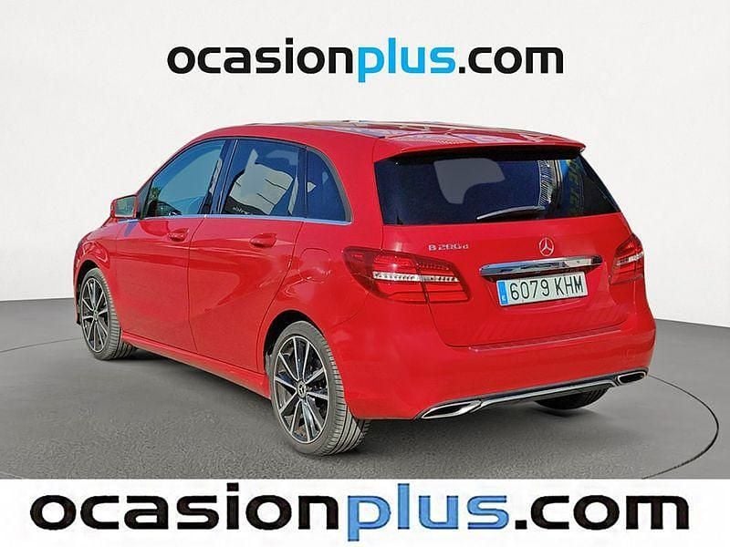 Usado Mercedes B200 136 CV (100 kW) 2018 Rojo Monovolumen