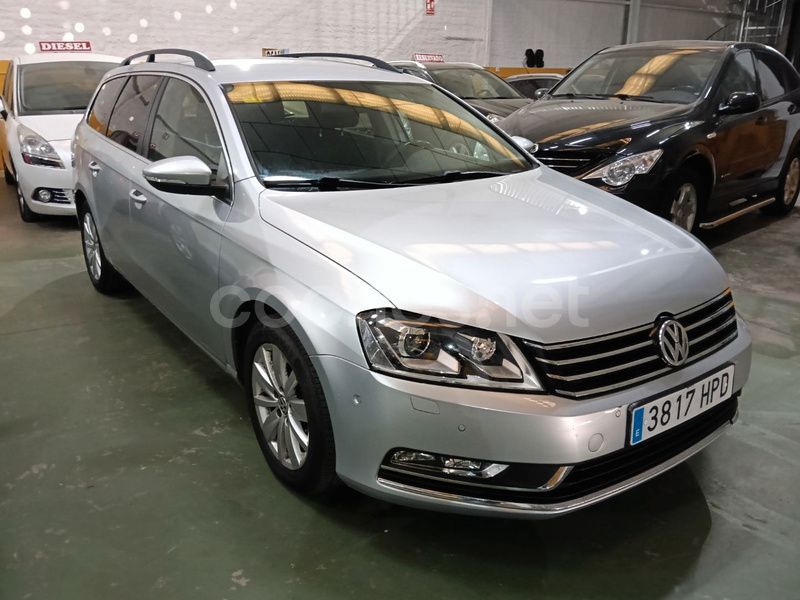 Gris / plata Usado 2013 VW Passat Advance Familiar | 7800 € (Precio justo) - Imagen 1/4