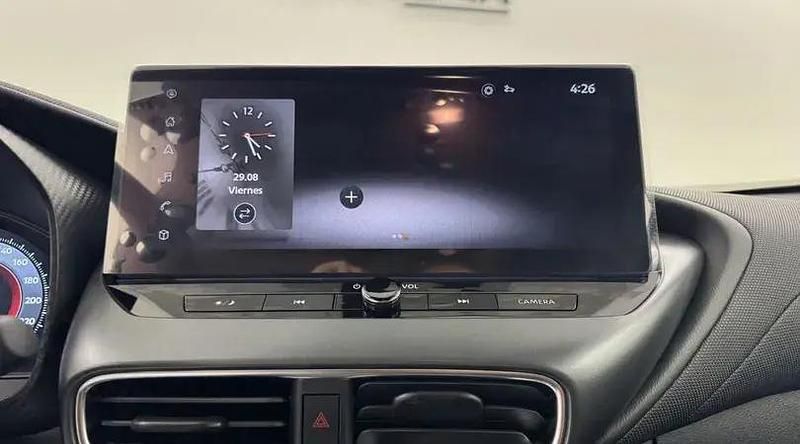 Kori white black metalizado Usado 2025 Nissan Juke N-Connecta SUV | 27.900 € (Caro) - Imagen 1/1